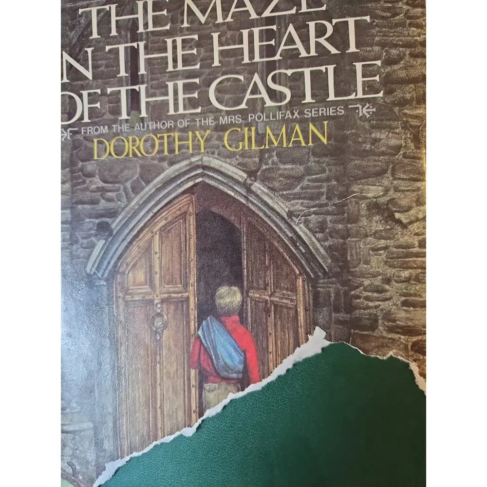 THE MAZE IN THE HEART OF THE CASTLE By Dorothy Gilman - Hardcover